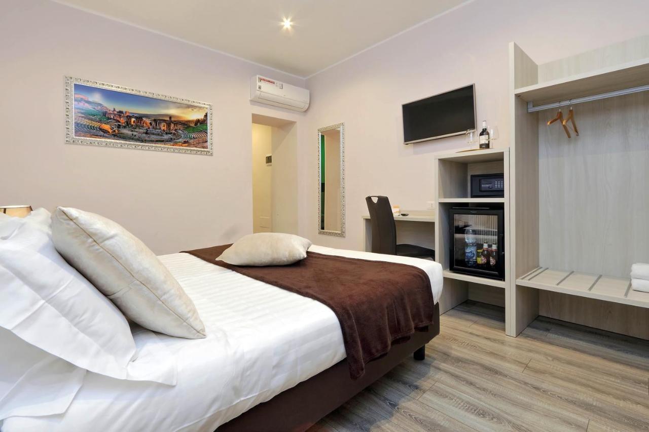 Roma Suite Monti Bagian luar foto