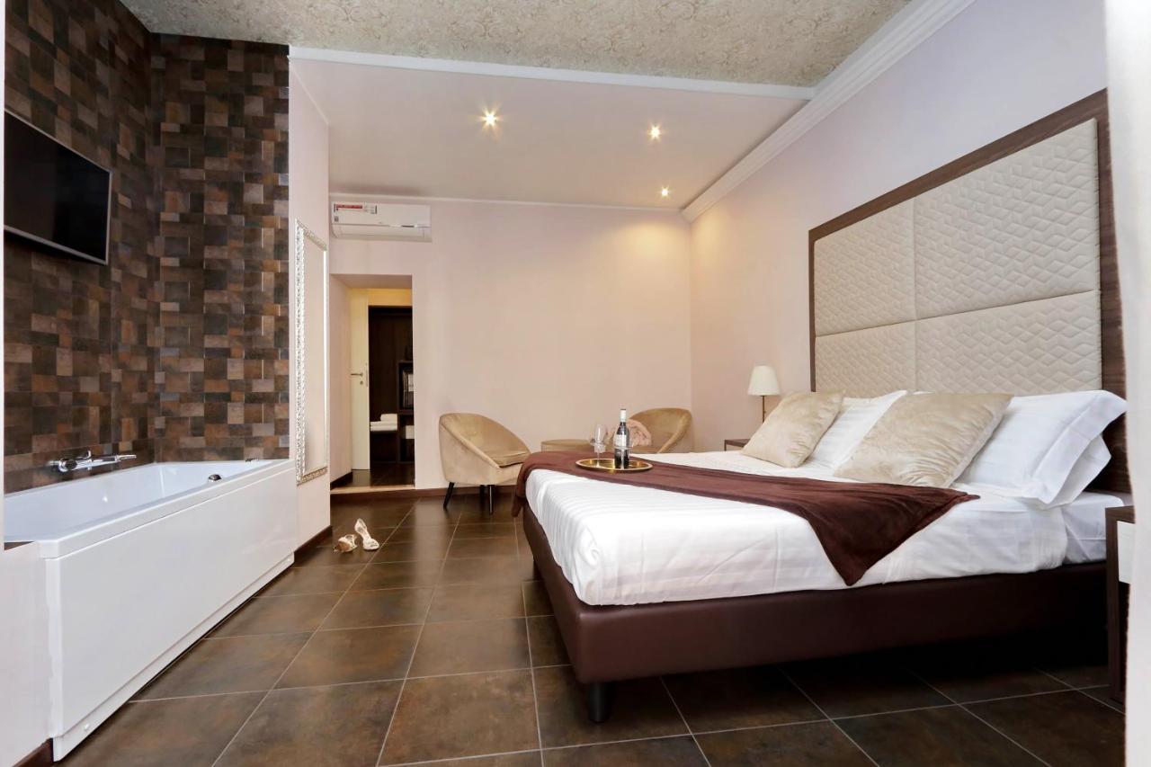Roma Suite Monti Bagian luar foto