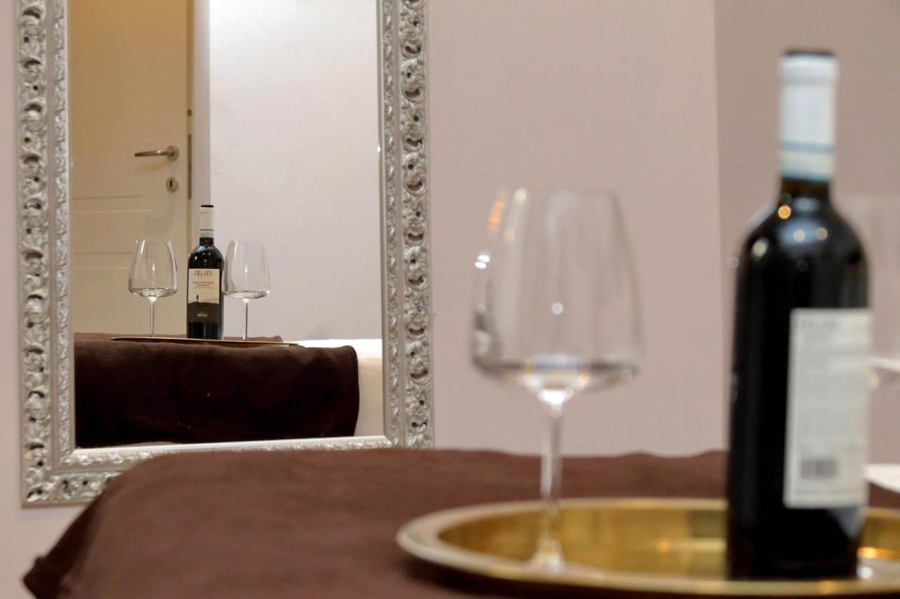 Roma Suite Monti Bagian luar foto